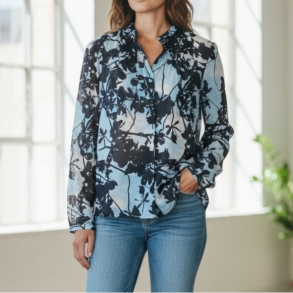 AKRIS PUNTO Black Shadow Floral Top with Pleats and Hidden Button Placket - Picture 1 of 10